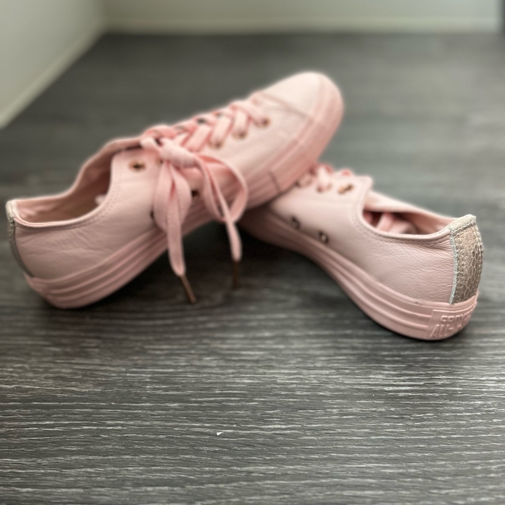 Converse Low Tops